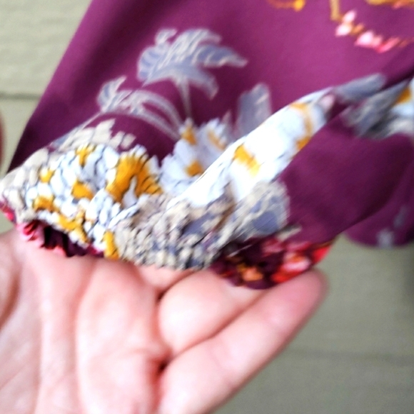 Ali & Jay Jade Plum Purple Floral Print Off-the-Shoulder lined top LULUs - Picture 7 of 12